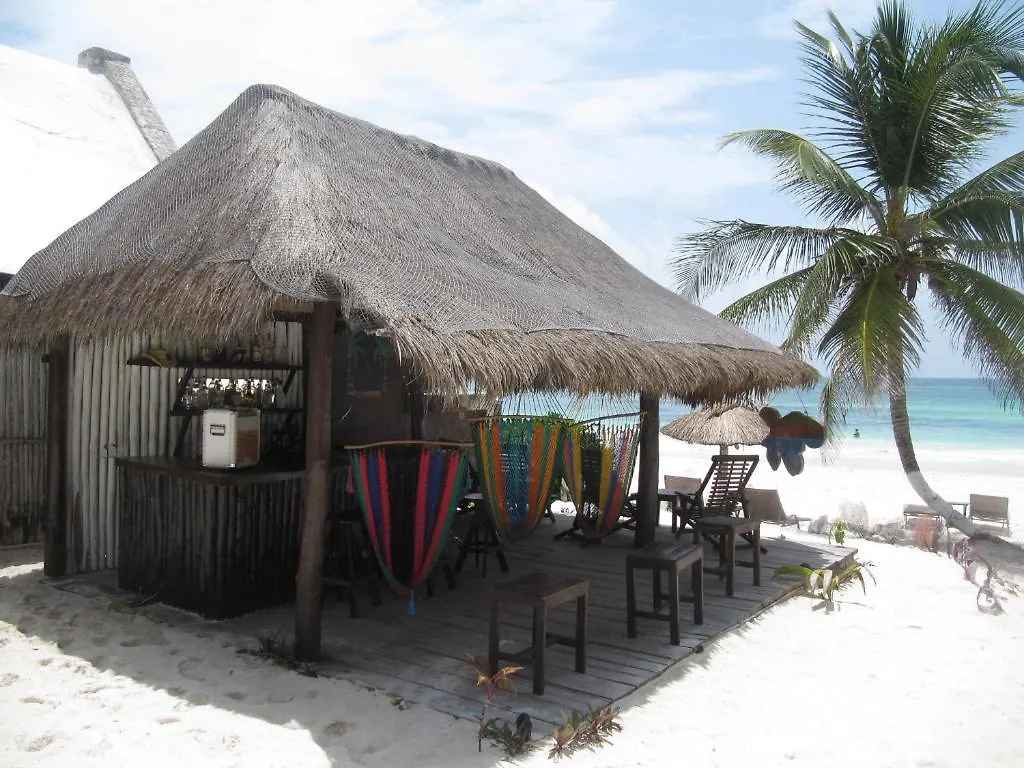 Parayso Beach Hotel 툴룸