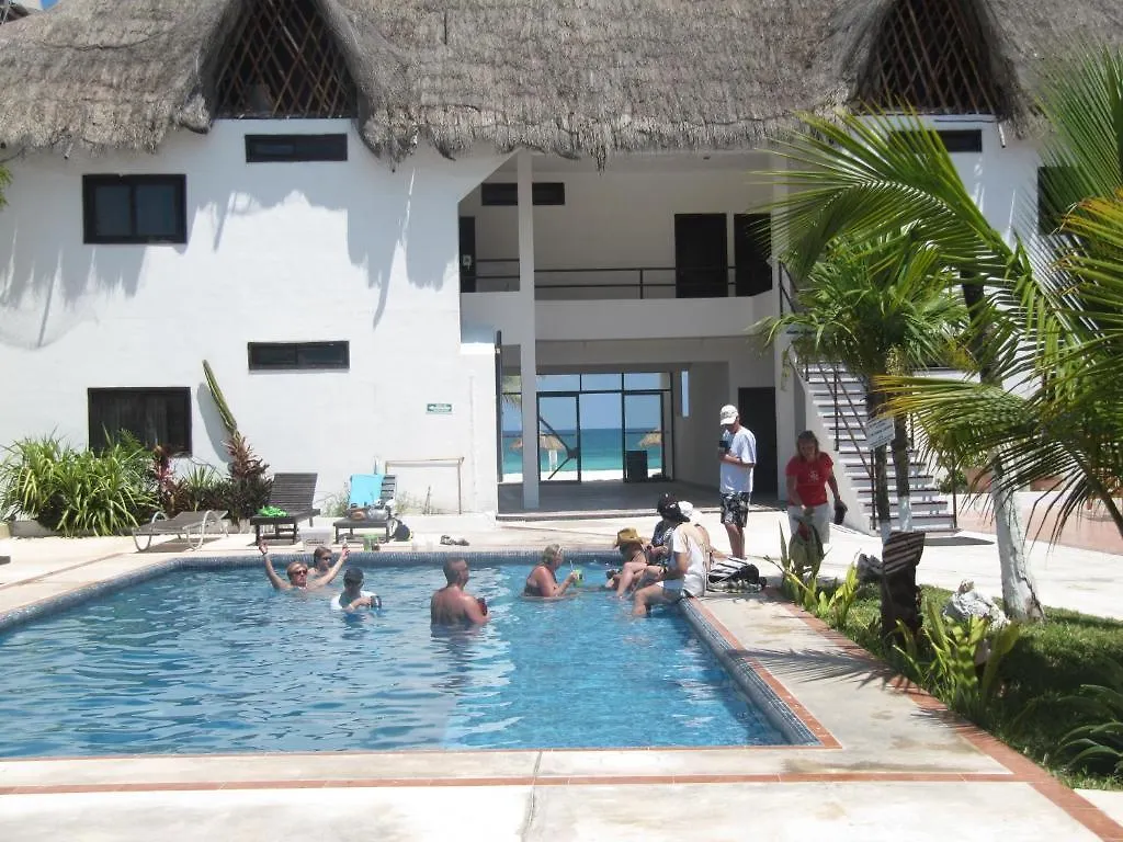 Parayso Beach Hotel 툴룸