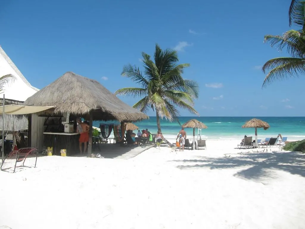 Parayso Beach Hotel 툴룸